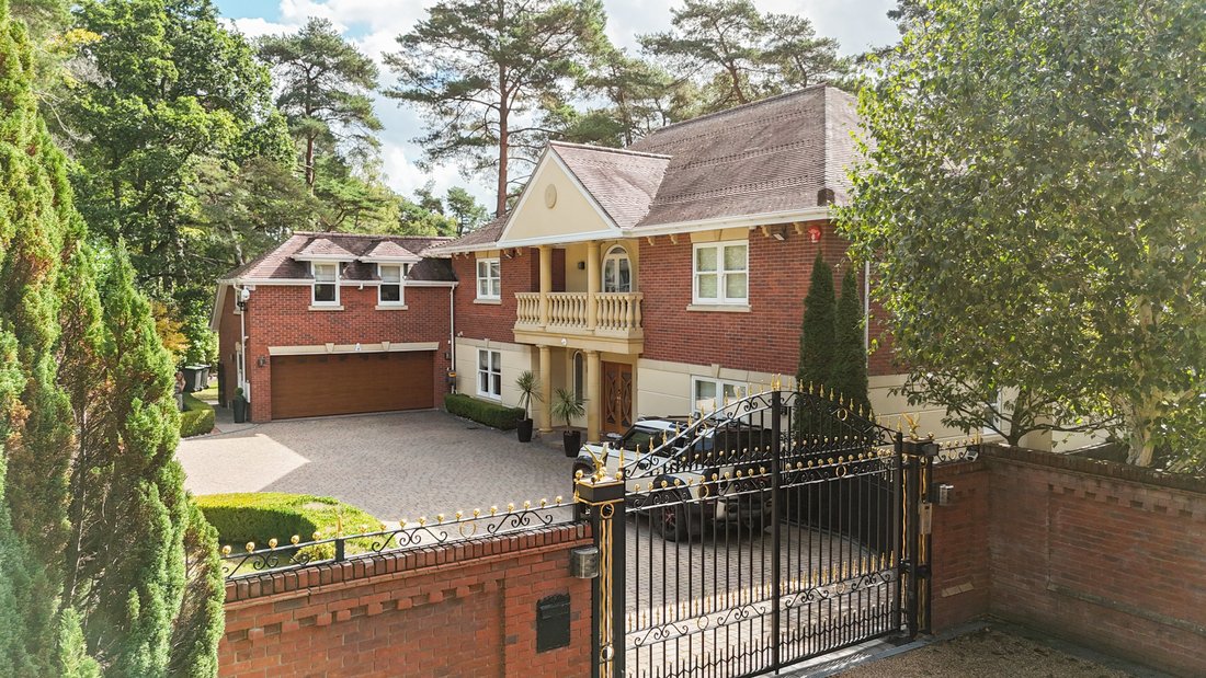 House in Ringwood, England 1 - 18008066