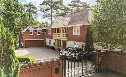House in Ringwood, England 1