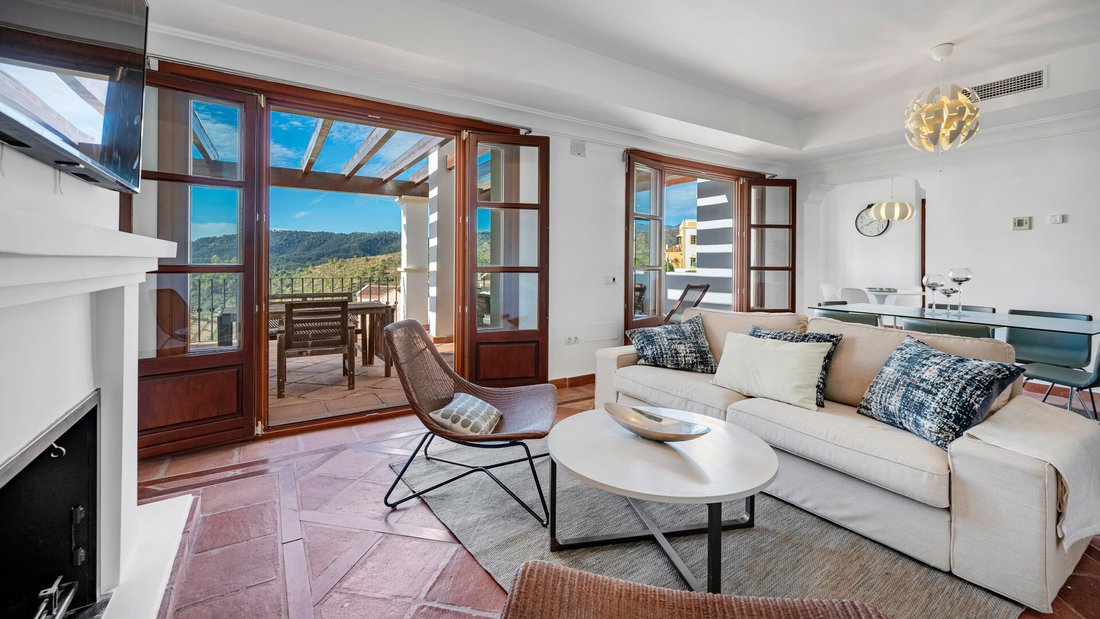 Townhouse in Benahavis, Andalusia, Spain 3 - 16690072