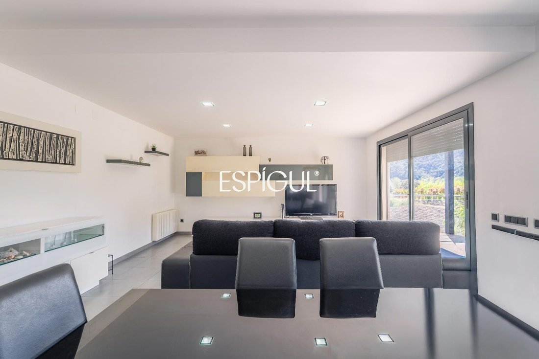 Villa in Santa Coloma Residencial, Catalonia, Spain 5 - 18022190