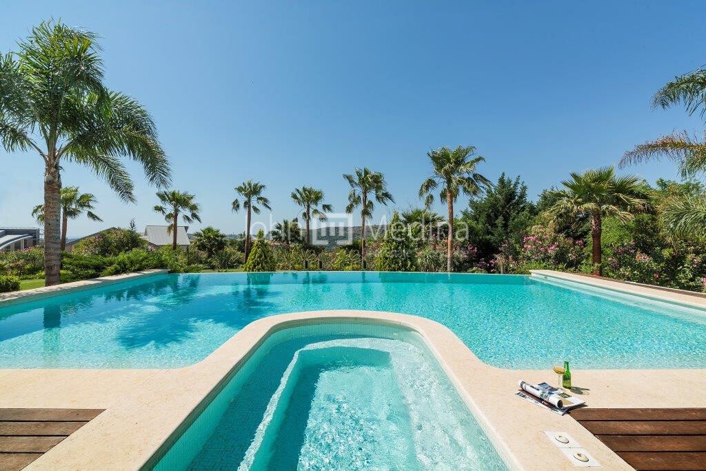 Villa in Sotogrande, San Roque, Andalusia 2 - 17442834