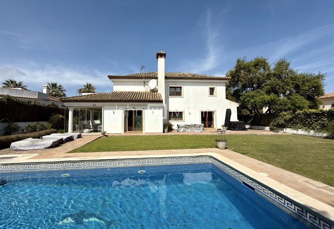 Villa in Sotogrande, San Roque, Andalusia 1 - 18022625