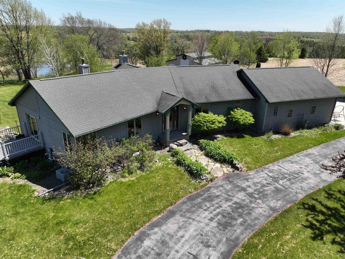 House in Saint Cloud, Wisconsin, United States 1 - 17787763