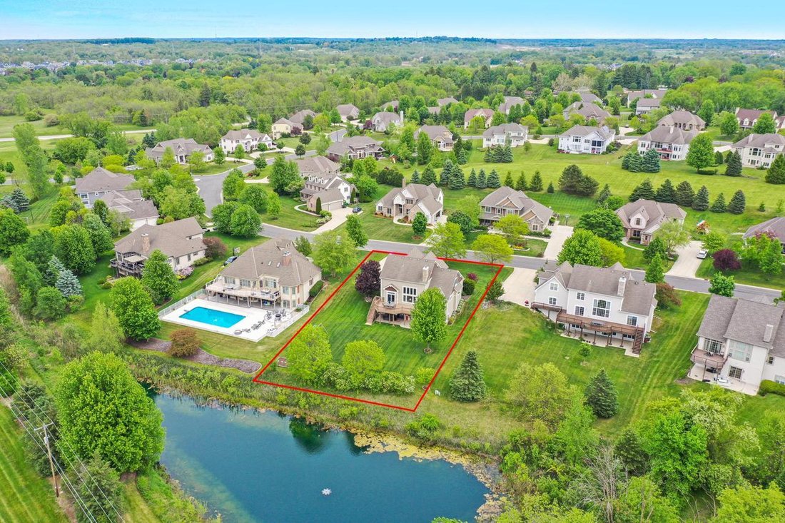 House in Menomonee Falls, Wisconsin, United States 2 - 18022202