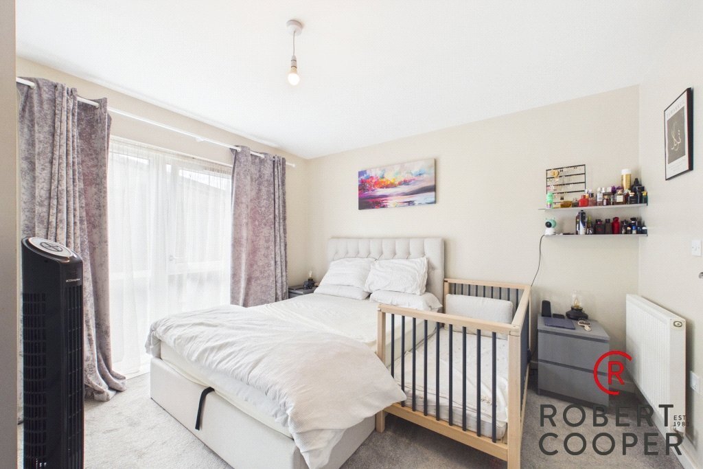 Apartment in Kingsend, Hillingdon, England 4 - 18022194