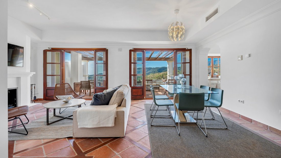 Townhouse in Benahavis, Andalusia, Spain 5 - 16690072