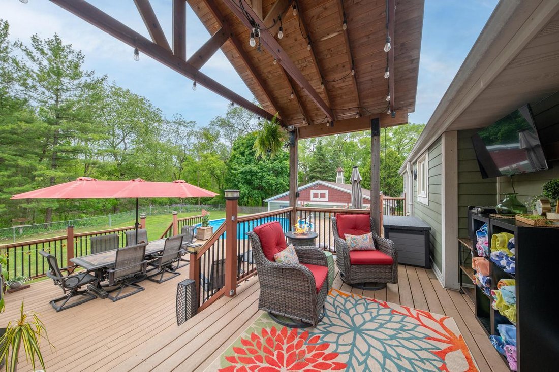 House in Pewaukee, Wisconsin, United States 5 - 18022183