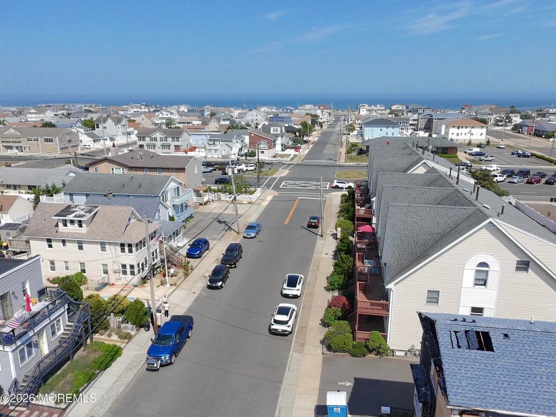 House in Seaside Park, New Jersey, United States 3 - 18022326