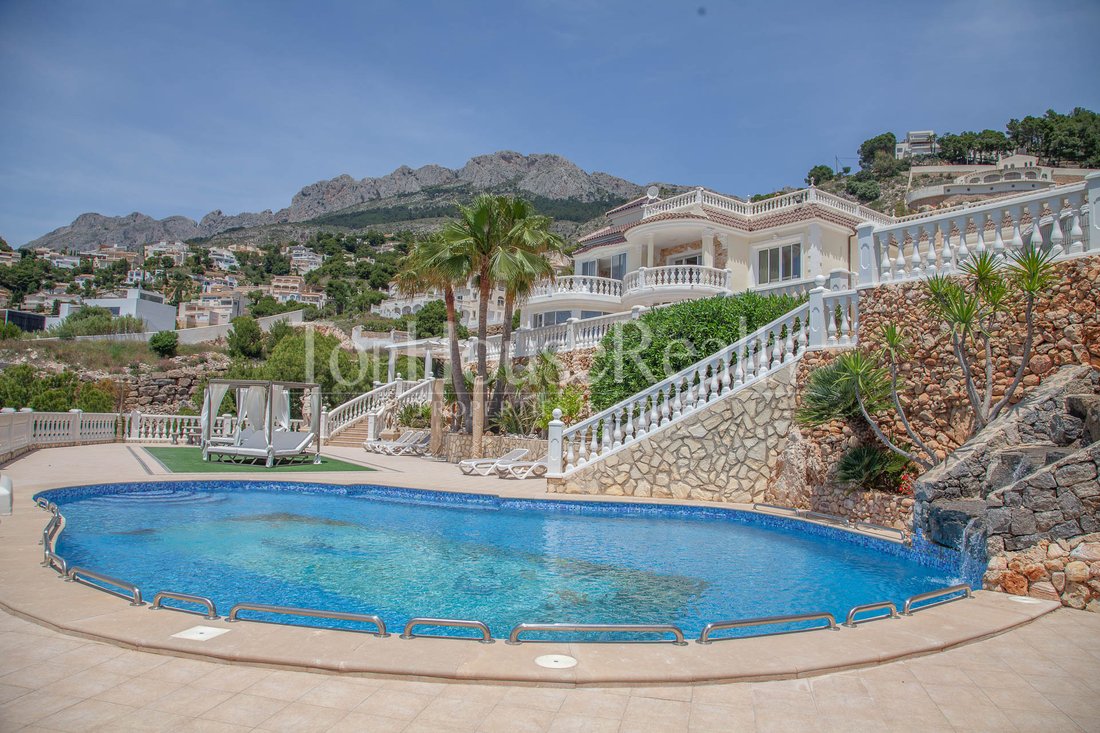 Villa in Zona de Mascarat, Valencian Community, Spain 1 - 18023603
