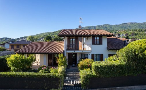 Villa à Gavirate, Lombardie, Italie 1
