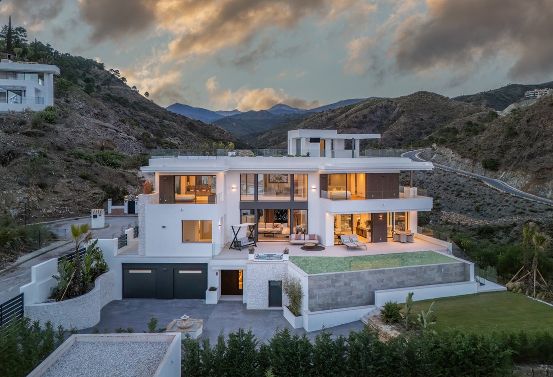 Villa in Benahavis, Andalusia, Spain 1 - 16115164