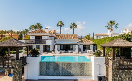 Villa in Cancelada, Estepona, Andalusia 1