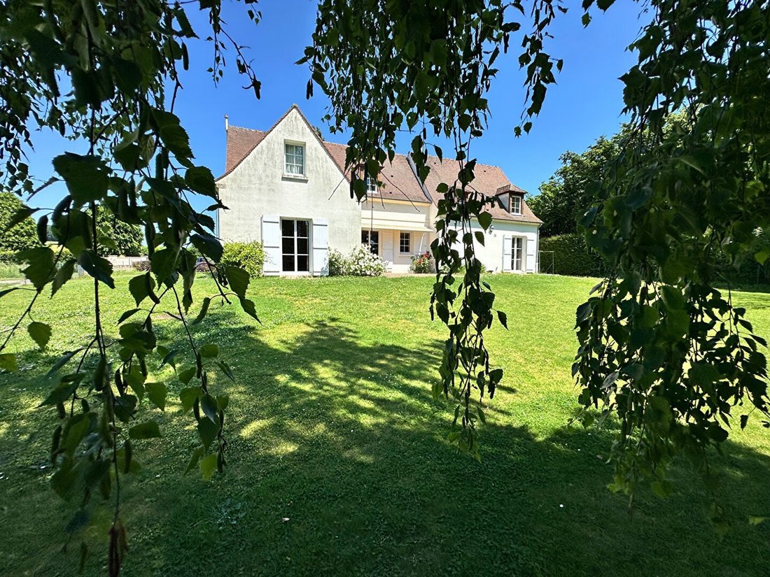House in Senlis, Hauts-de-France, France 1 - 18022883