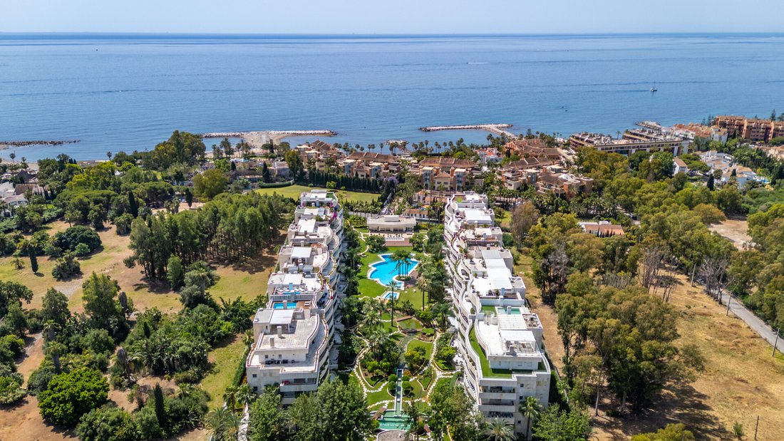 Apartment in Puerto Banus, Marbella, Spain 1 - 15734283