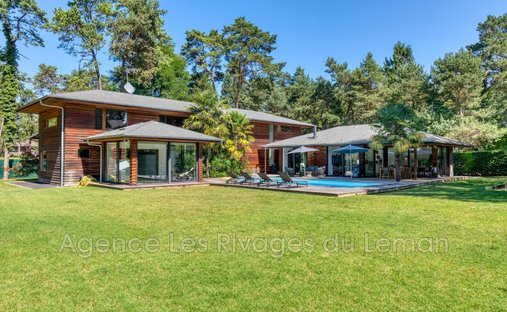 Villa in Sciez, Auvergne-Rhône-Alpes, France 1