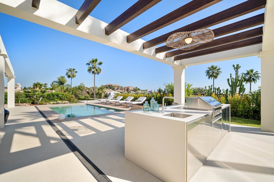 Villa in Nueva Andalucia, Marbella, Spain 2 - 15695992