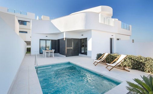 Villa in Torrevieja, Valencian Community, Spain 1