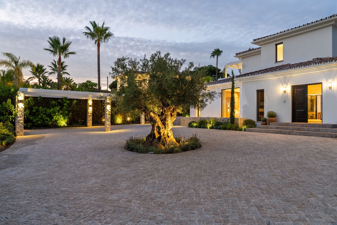 Villa in Marbella, Andalusia, Spain 2 - 16177527