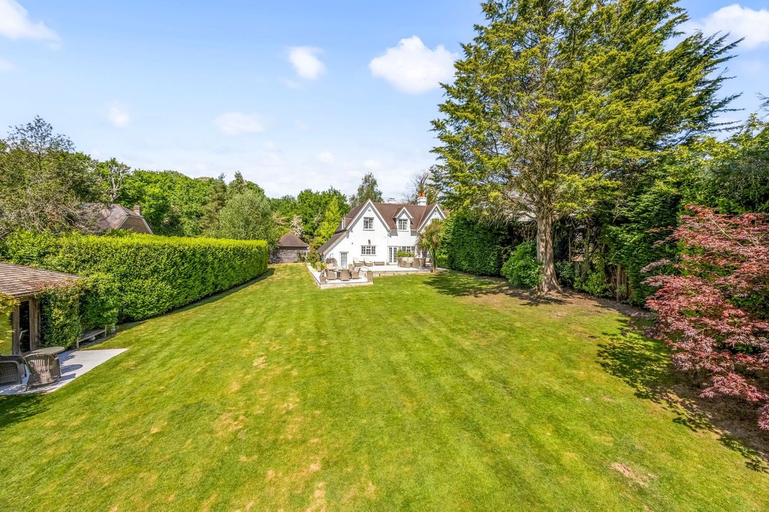 House in Bolney, England 4 - 18023586