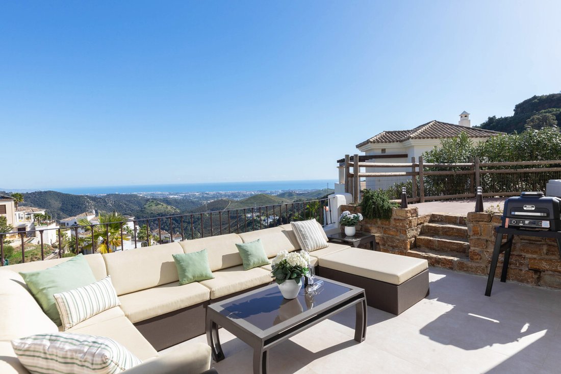 Villa in Benahavis, Andalusia, Spain 1 - 15239739