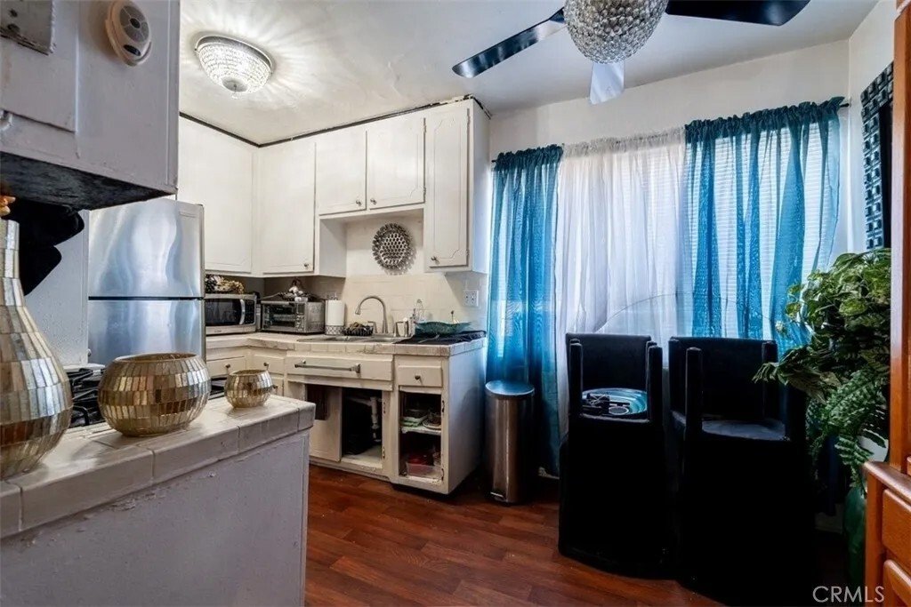 Los Angeles, California, United States 5 - 18022795