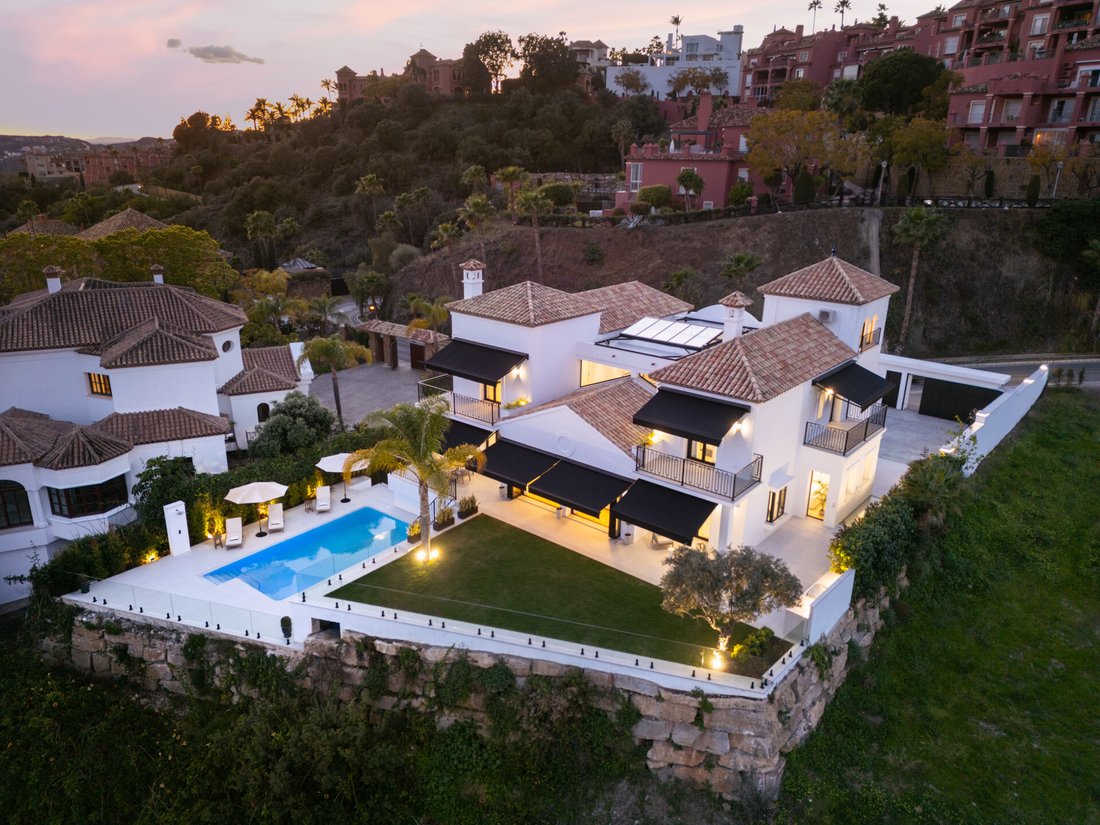 Villa in La Quinta, Benahavis, Andalusia 1 - 15727471