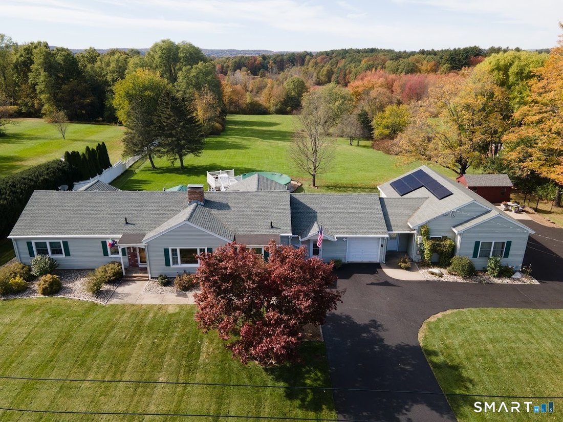 House in Suffield, Connecticut, United States 1 - 18023506