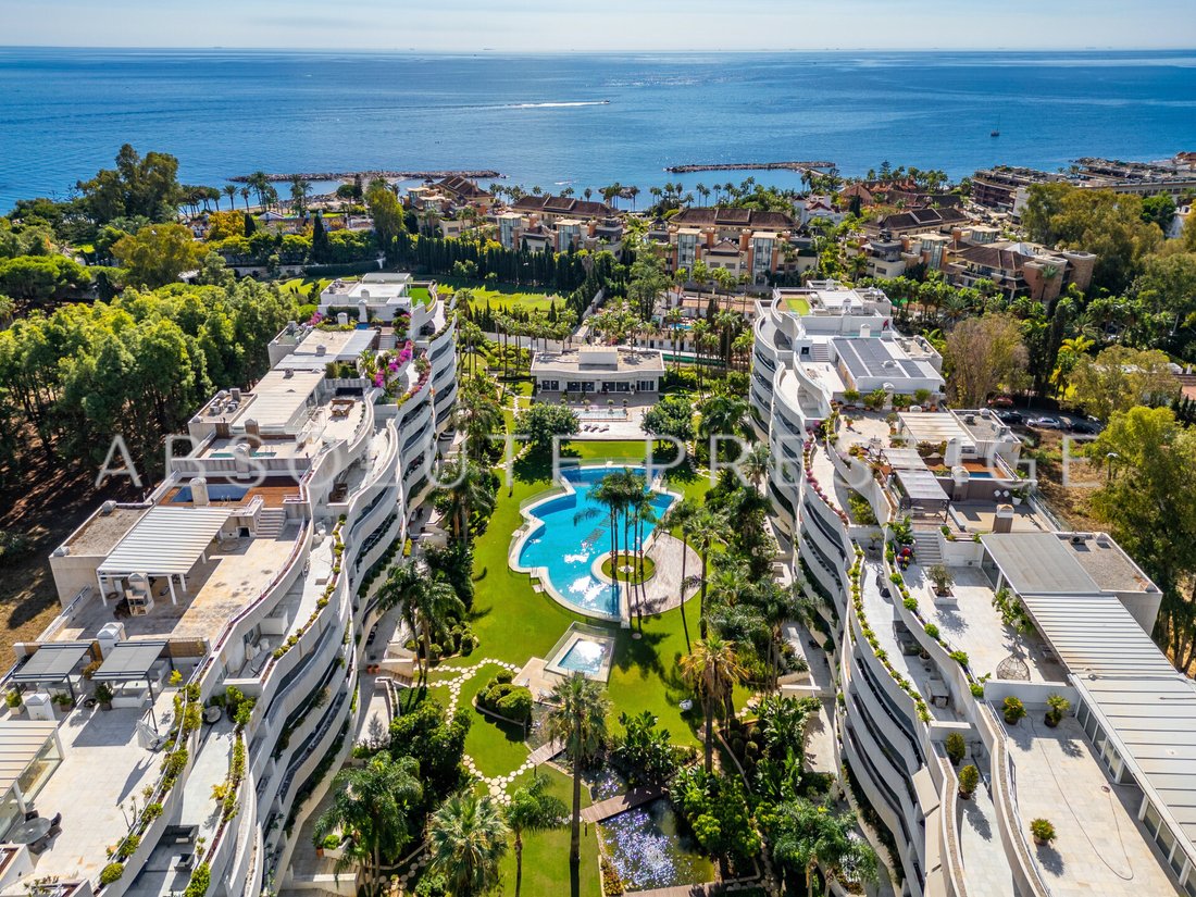 Apartment in Puerto Banus, Marbella, Spain 1 - 16559799