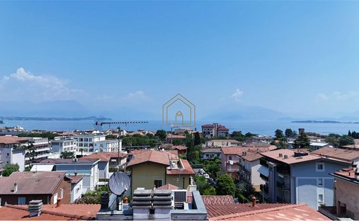 Apartment in Desenzano Centro, Desenzano del Garda, Lombardy 1