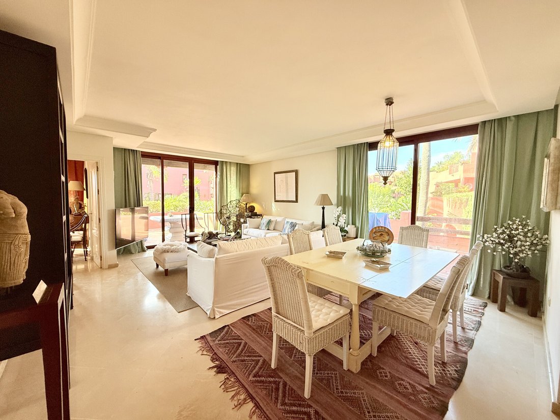 Apartment in Gualdalmansa, Estepona, Andalusia 2 - 15088411