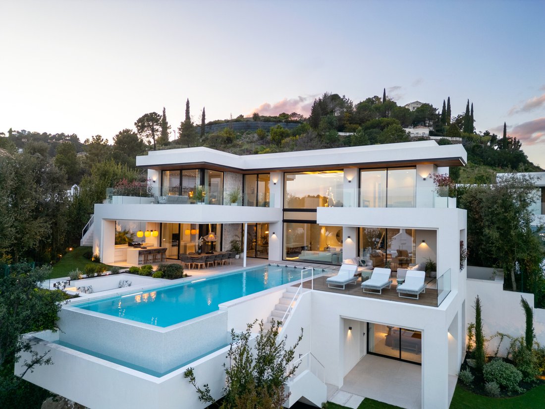 Villa in La Quinta, Benahavis, Andalusia 1 - 15494207