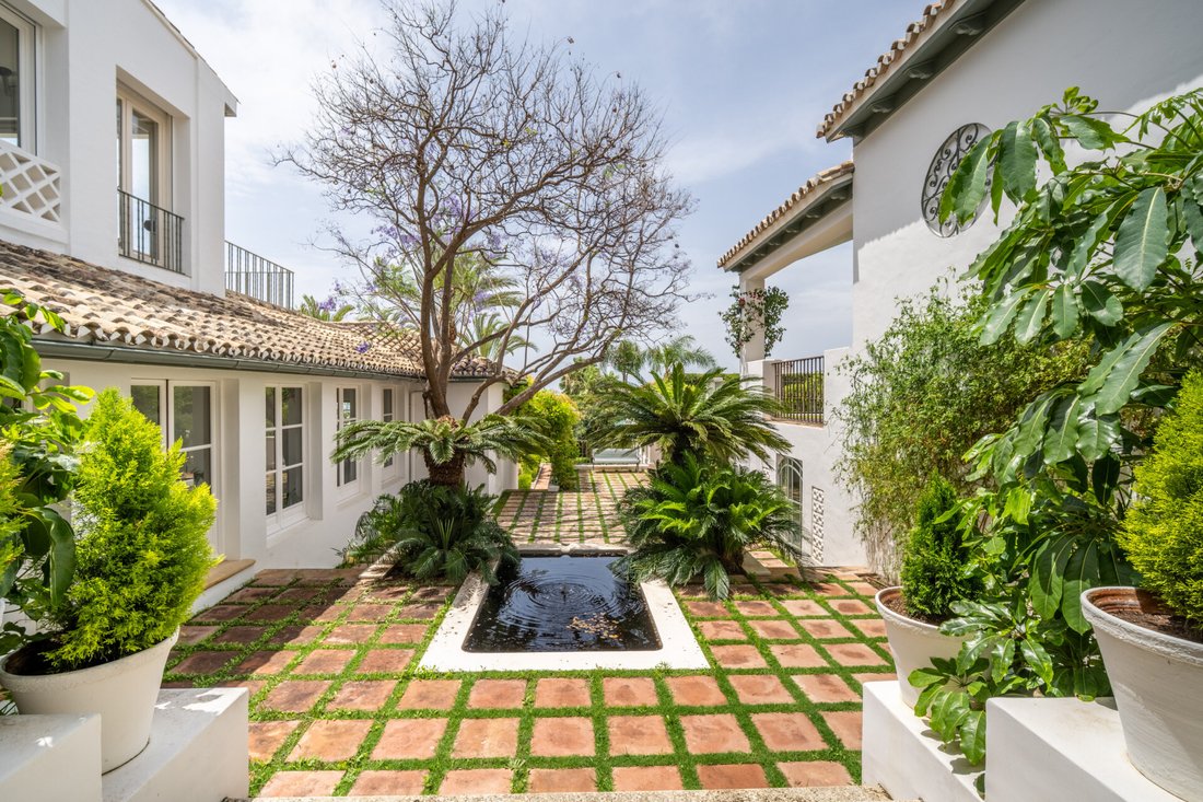 Villa in Marbella, Andalusia, Spain 2 - 17827394