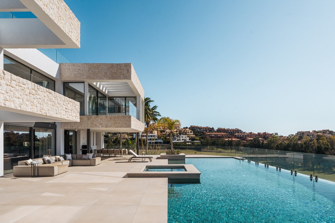 Villa in Benahavis, Andalusia, Spain 2 - 14463158