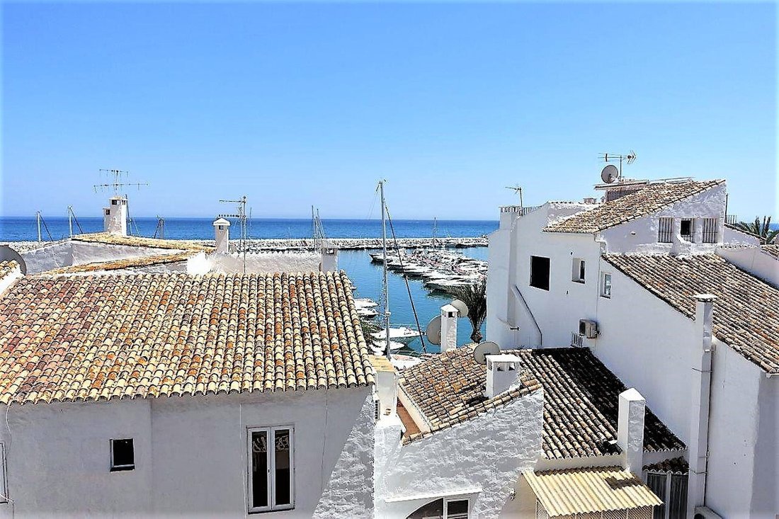 Apartment in Puerto Banus, Marbella, Spain 2 - 16803361
