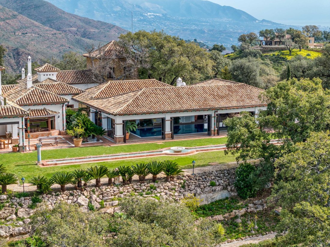 Estate in Elviria-Cabopino, Marbella, Spain 3 - 16213646
