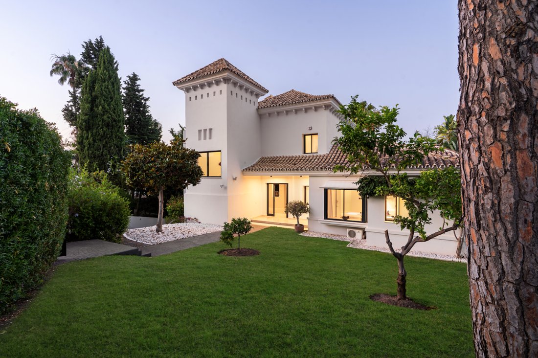 Villa in Nueva Andalucia, Marbella, Spain 1 - 15930320