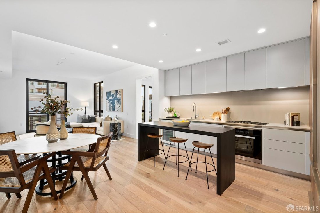 Condo in San Francisco, California, United States 2 - 18022849