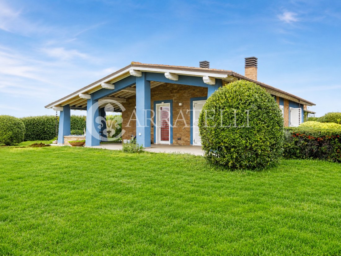 Villa in Montalto di Castro, Lazio, Italy 1 - 17543303