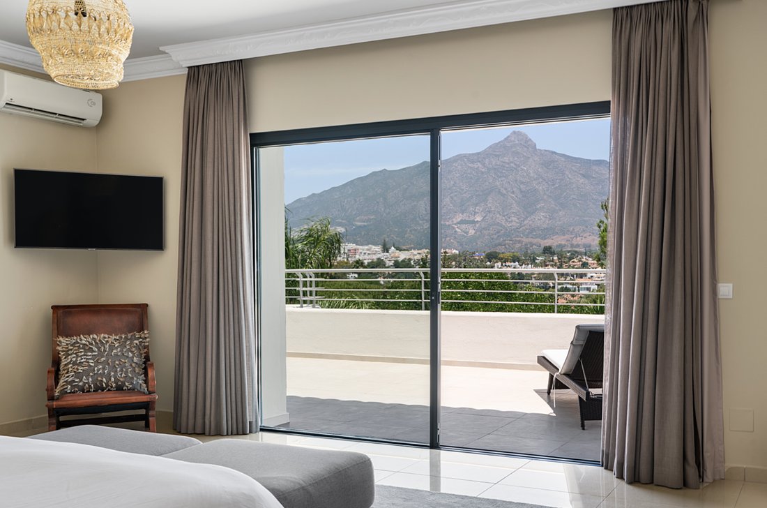 Villa in Nueva Andalucia, Marbella, Spain 5 - 15930320