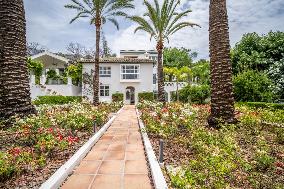 Villa in Marbella, Andalusia, Spain 1 - 17827394