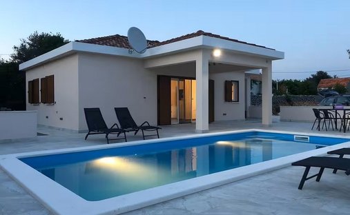 Bungalow en Rogoznica, Condado de Šibenik-Knin, Croacia 1