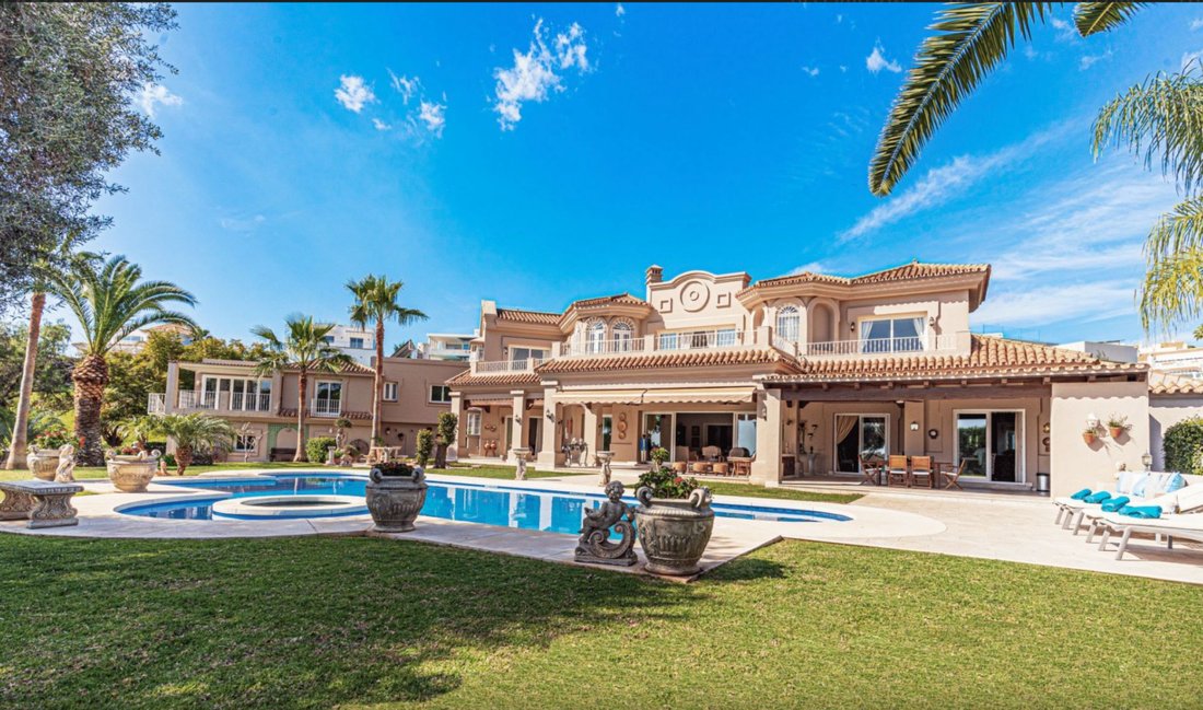 Villa in Nueva Andalucia, Marbella, Spain 1 - 14190858