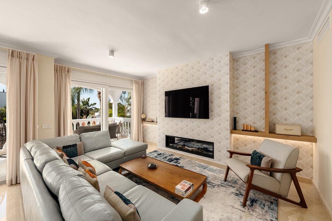 Villa in Marbella, Andalusia, Spain 4 - 14231326