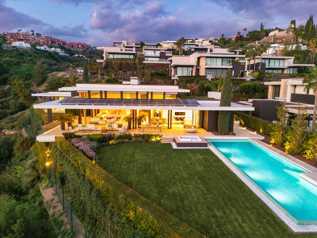 Villa in La Quinta, Benahavis, Andalusia 1 - 15118224