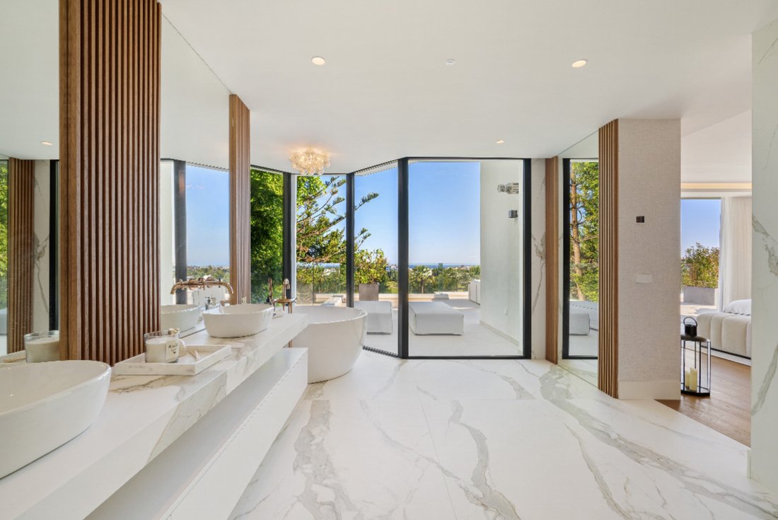 Villa in Nueva Andalucia, Marbella, Spain 2 - 15930298