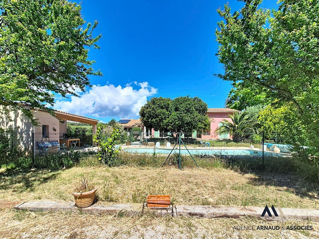 House in Les Freres-Les Cancades-Les Ginestes, Le Beausset, France 2 - 18023175