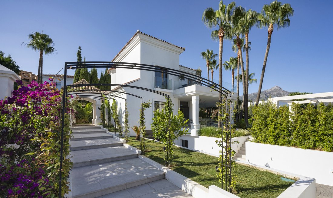 Villa in Nueva Andalucia, Marbella, Spain 4 - 13072272