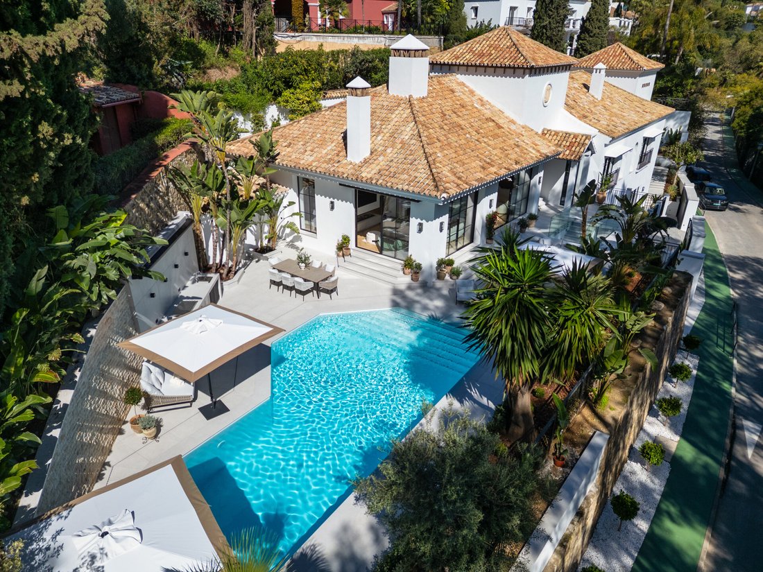 Villa in La Quinta, Benahavis, Andalusia 1 - 15442152