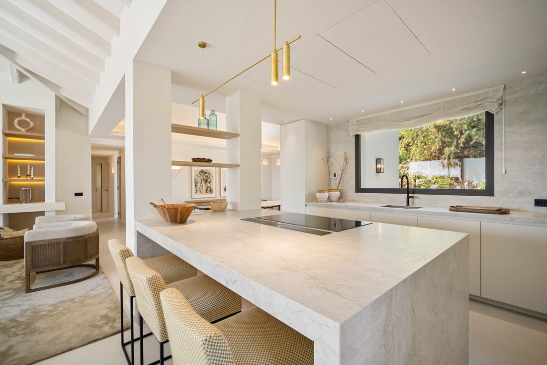 Villa in Nueva Andalucia, Marbella, Spain 3 - 15695992