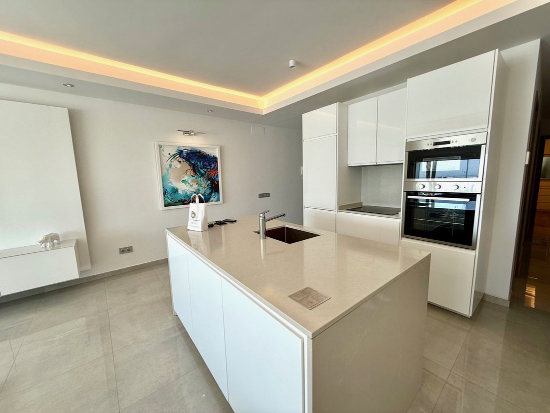 Apartment in Puerto Banus, Marbella, Spain 5 - 15930272